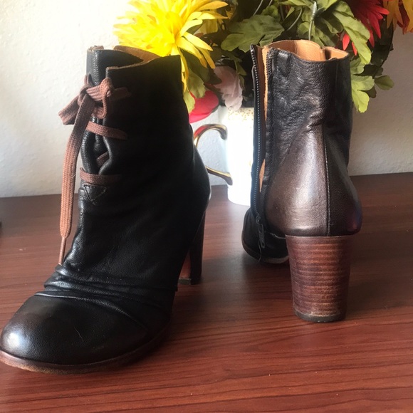 CHIE MIHARA LEATHER HEELED ANKLE BOOTS - Picture 4 of 16
